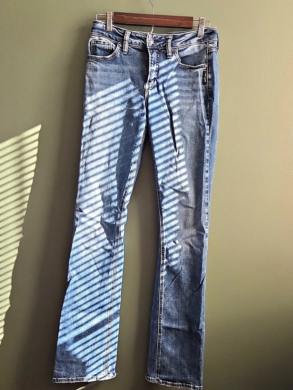 Silver Jeans Co. Suki Mid Rise Slim Bootcut Jeans. Blue Waist 27 Waist